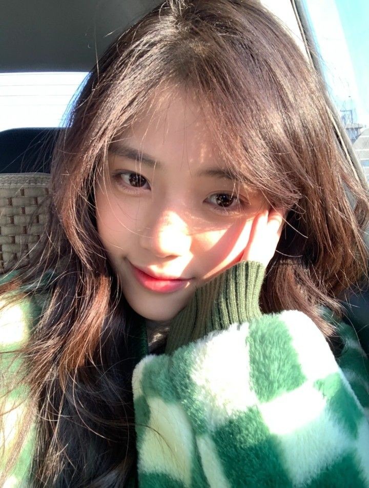 Cute Korean girl profile picture cartoon