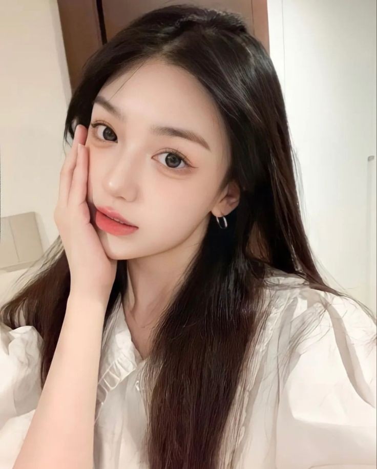 Cute Korean girl profile picture for Instagram